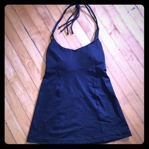 Lululemon Halter w/ shelf bra and pads
